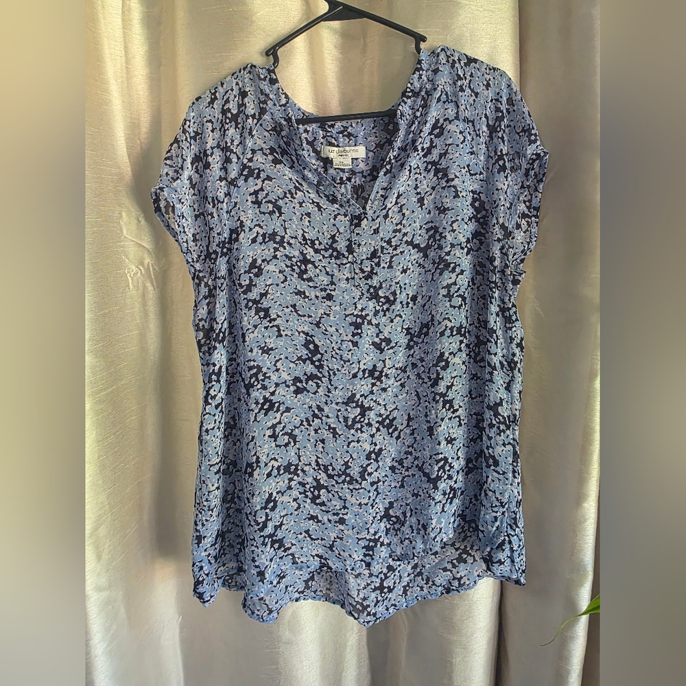 Liz Claiborne Blue Patterned Blouse